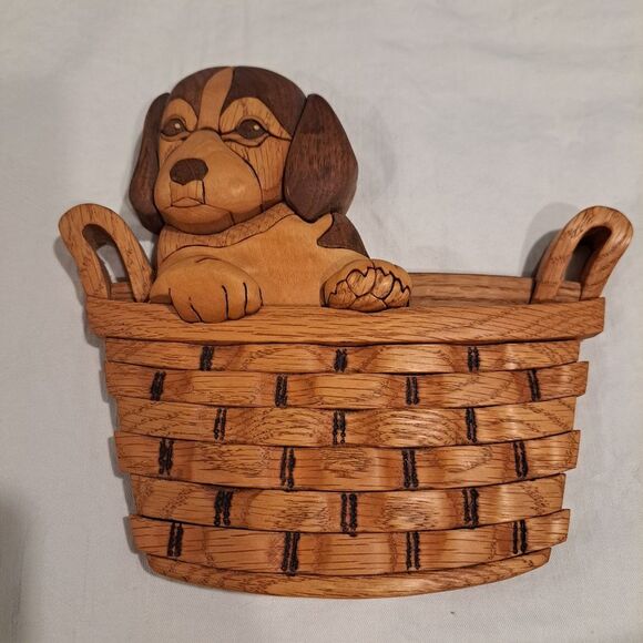 Vintage Puppy in Woven Basket Brown Wall Hanging Intarsia Home Decor Dog Beagle - Picture 2 of 9